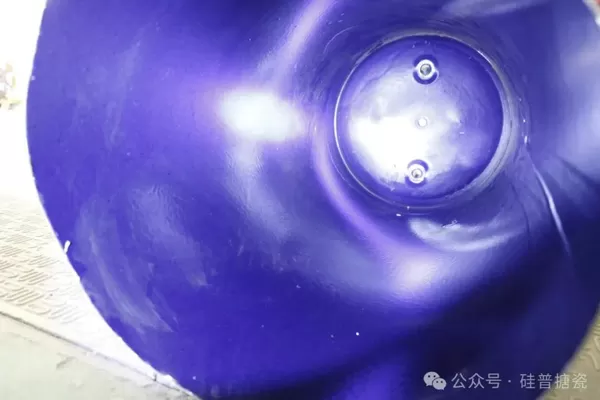 French Porcelain Glaze Vase Uses Underglaze Decoration Technology to Show Exquisite Art