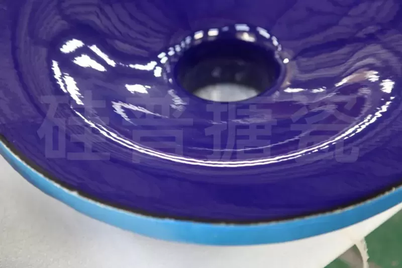 Glass lined circular quick opening manhole cover