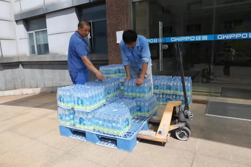 GWIPPO丨Scorching Summer, Send Coolness To Front-Line Employees!